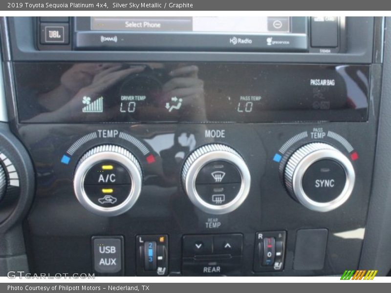 Silver Sky Metallic / Graphite 2019 Toyota Sequoia Platinum 4x4