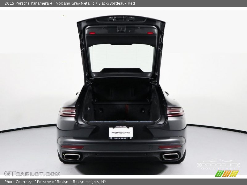Volcano Grey Metallic / Black/Bordeaux Red 2019 Porsche Panamera 4