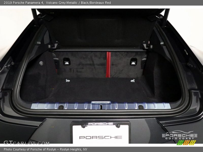 Volcano Grey Metallic / Black/Bordeaux Red 2019 Porsche Panamera 4