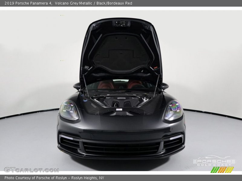 Volcano Grey Metallic / Black/Bordeaux Red 2019 Porsche Panamera 4