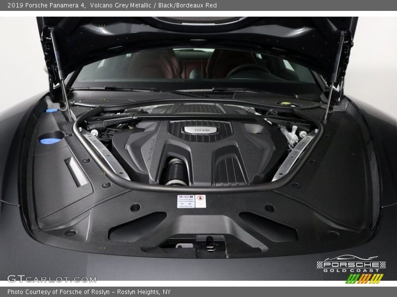 Volcano Grey Metallic / Black/Bordeaux Red 2019 Porsche Panamera 4