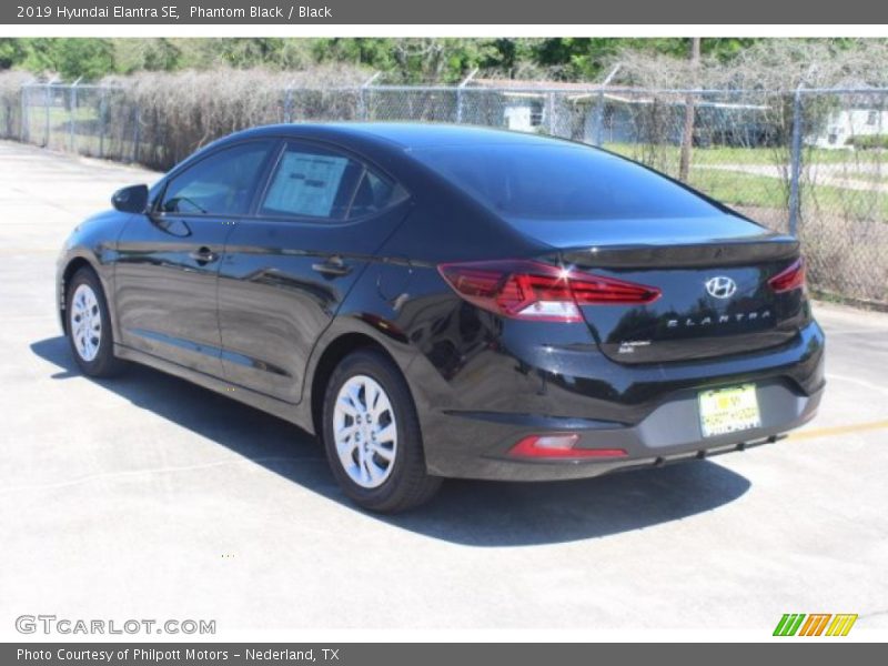 Phantom Black / Black 2019 Hyundai Elantra SE
