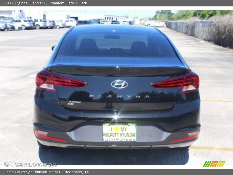 Phantom Black / Black 2019 Hyundai Elantra SE