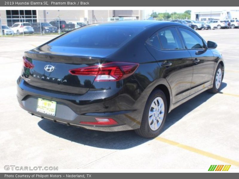 Phantom Black / Black 2019 Hyundai Elantra SE