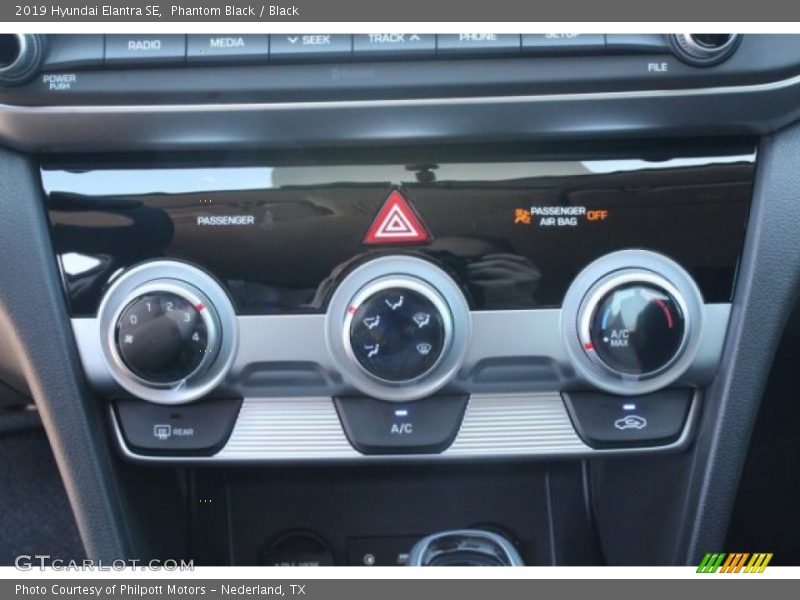 Phantom Black / Black 2019 Hyundai Elantra SE