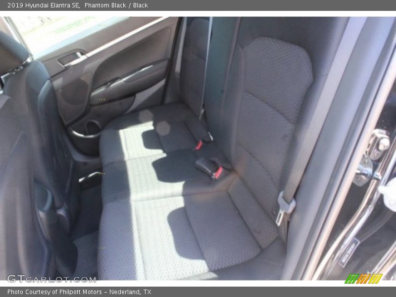 Phantom Black / Black 2019 Hyundai Elantra SE
