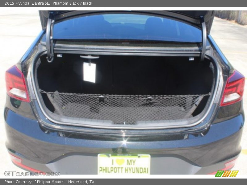 Phantom Black / Black 2019 Hyundai Elantra SE