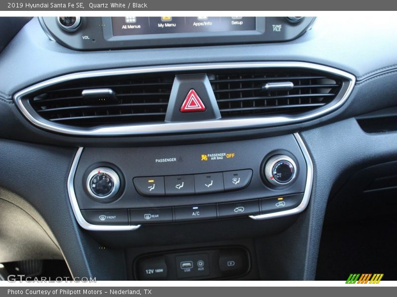 Quartz White / Black 2019 Hyundai Santa Fe SE