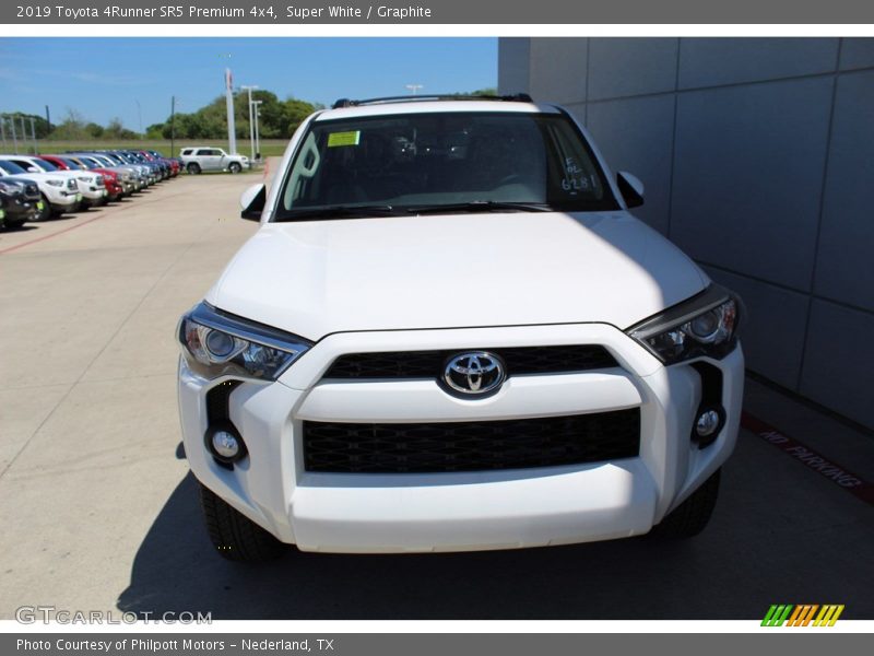 Super White / Graphite 2019 Toyota 4Runner SR5 Premium 4x4