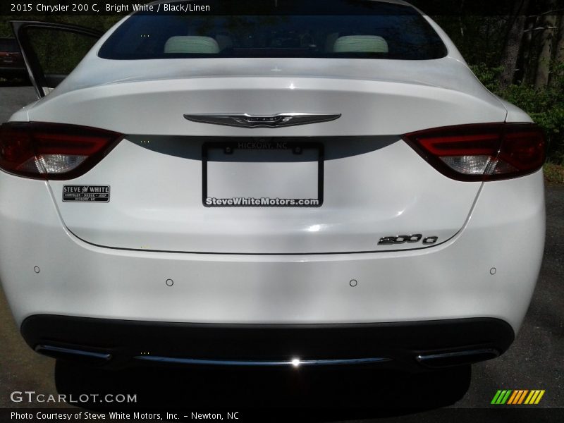Bright White / Black/Linen 2015 Chrysler 200 C