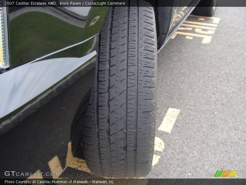 Black Raven / Cocoa/Light Cashmere 2007 Cadillac Escalade AWD