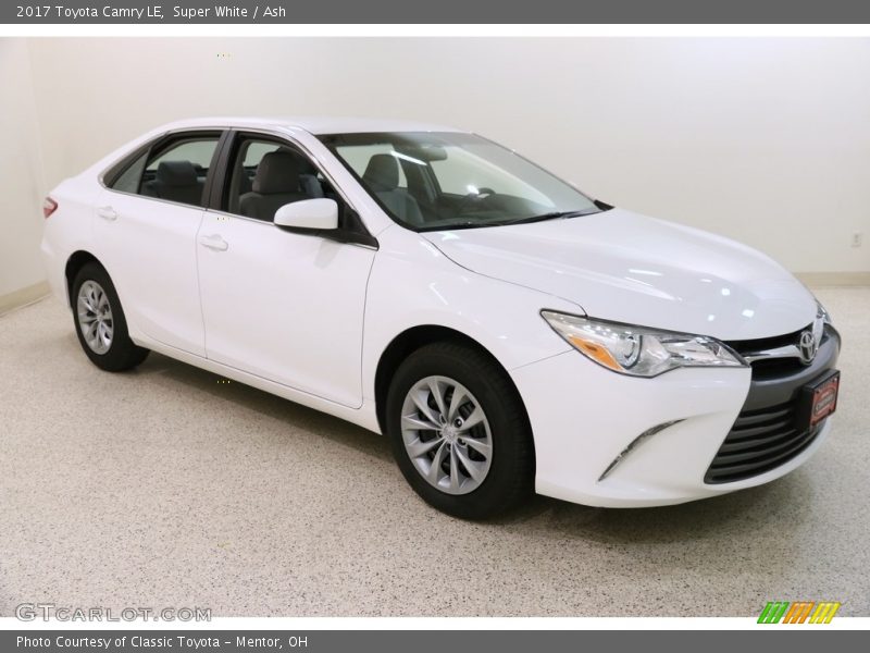 Super White / Ash 2017 Toyota Camry LE