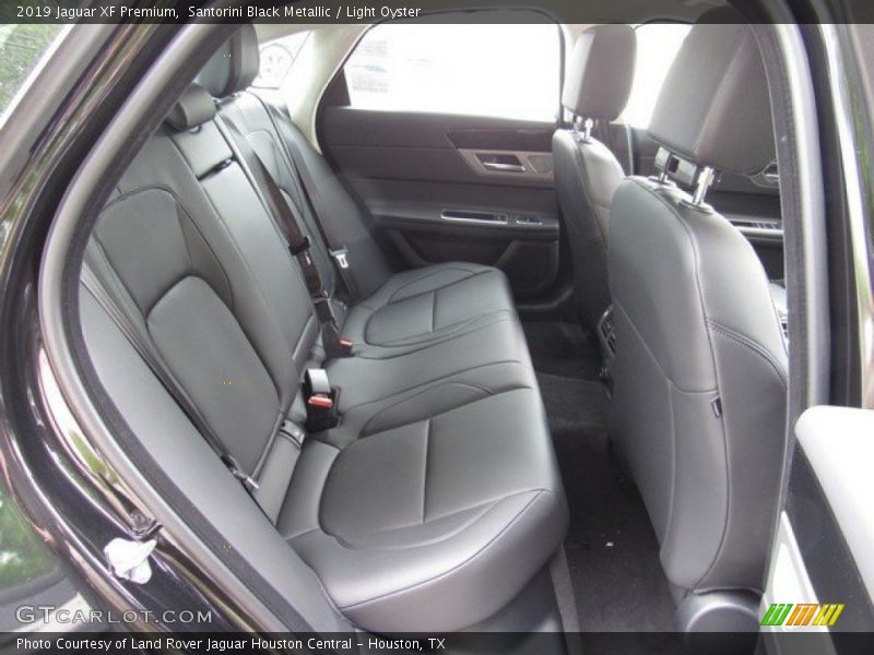 Santorini Black Metallic / Light Oyster 2019 Jaguar XF Premium