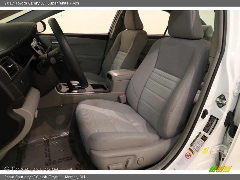 Super White / Ash 2017 Toyota Camry LE