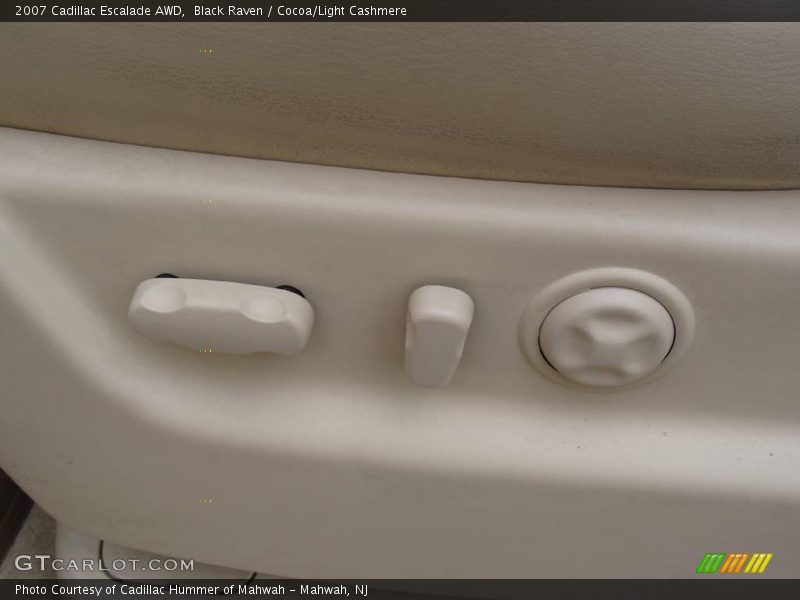 Black Raven / Cocoa/Light Cashmere 2007 Cadillac Escalade AWD