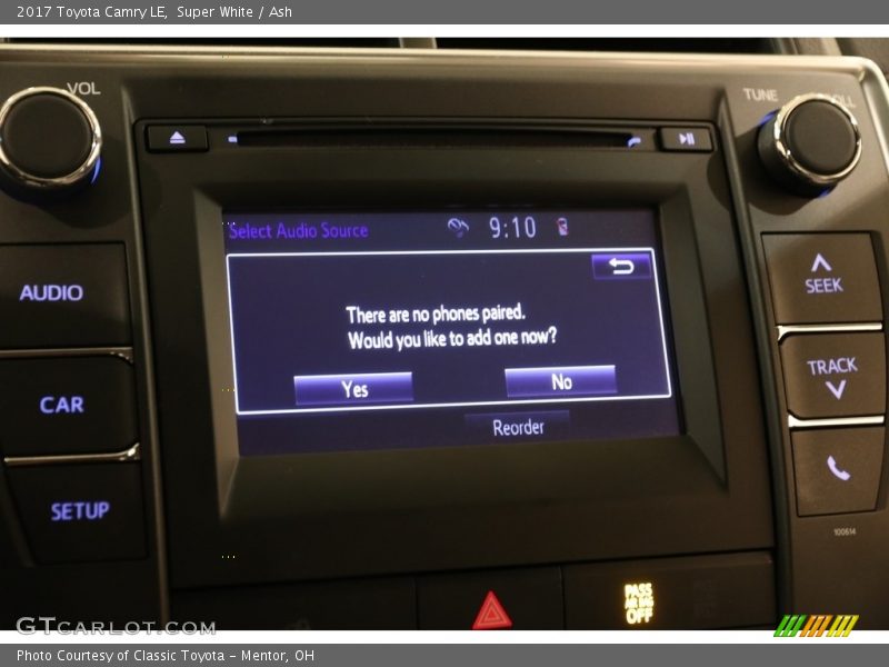 Super White / Ash 2017 Toyota Camry LE
