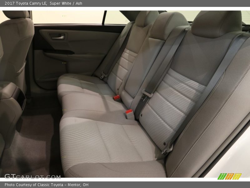 Super White / Ash 2017 Toyota Camry LE