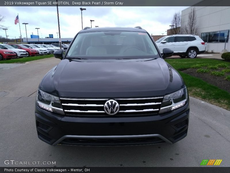 Deep Black Pearl / Storm Gray 2019 Volkswagen Tiguan SE 4MOTION