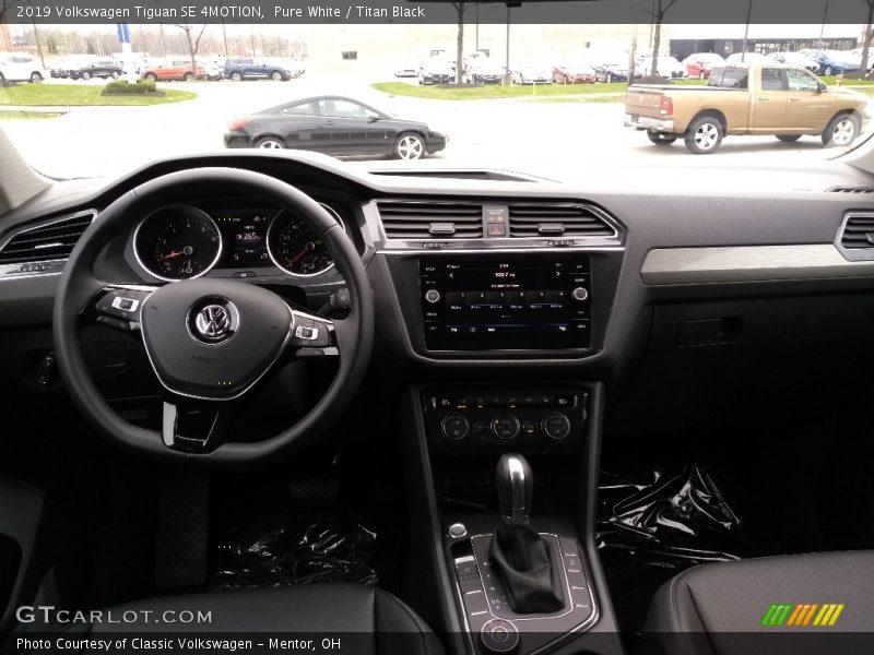 Dashboard of 2019 Tiguan SE 4MOTION