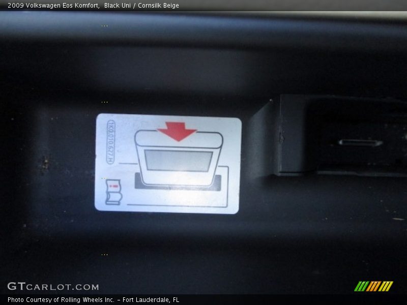 Black Uni / Cornsilk Beige 2009 Volkswagen Eos Komfort