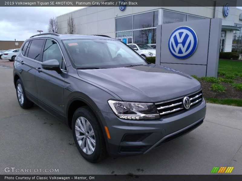 Front 3/4 View of 2019 Tiguan SE 4MOTION