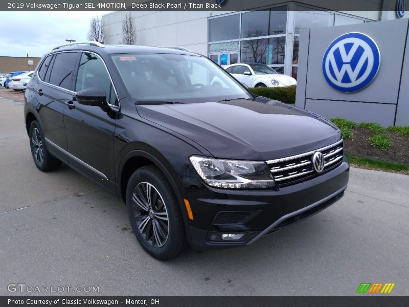 Front 3/4 View of 2019 Tiguan SEL 4MOTION