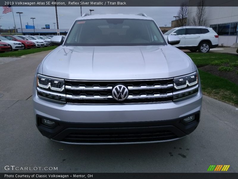 Reflex Silver Metallic / Titan Black 2019 Volkswagen Atlas SE 4Motion