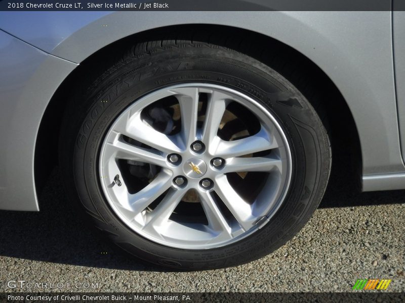 Silver Ice Metallic / Jet Black 2018 Chevrolet Cruze LT