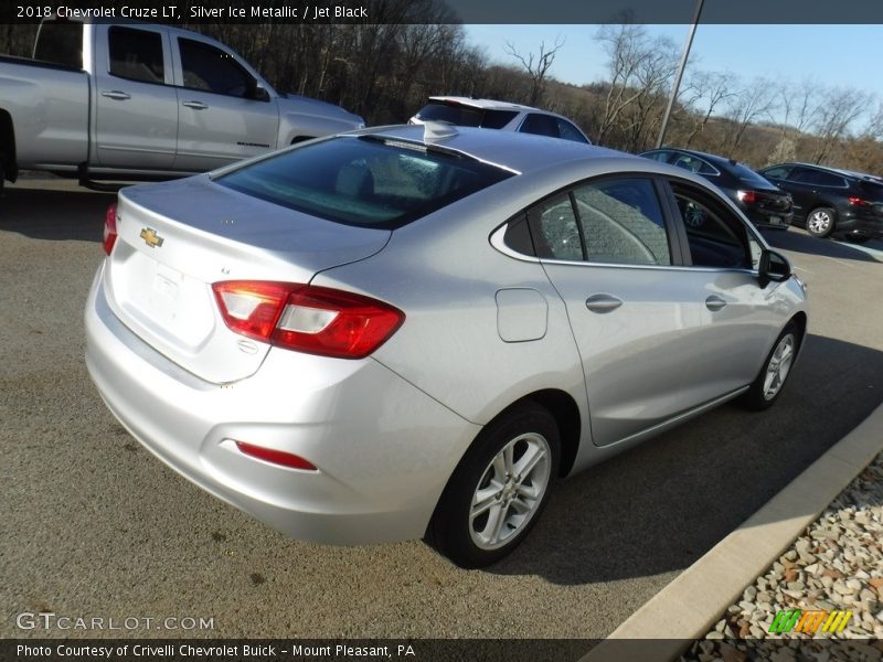 Silver Ice Metallic / Jet Black 2018 Chevrolet Cruze LT