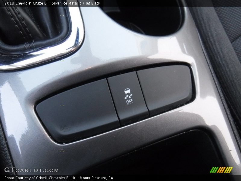 Silver Ice Metallic / Jet Black 2018 Chevrolet Cruze LT