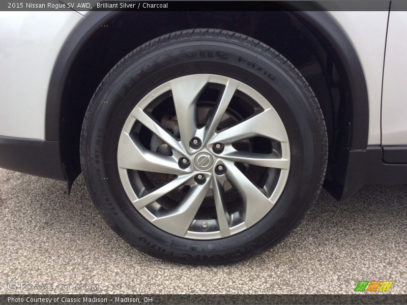 Brilliant Silver / Charcoal 2015 Nissan Rogue SV AWD