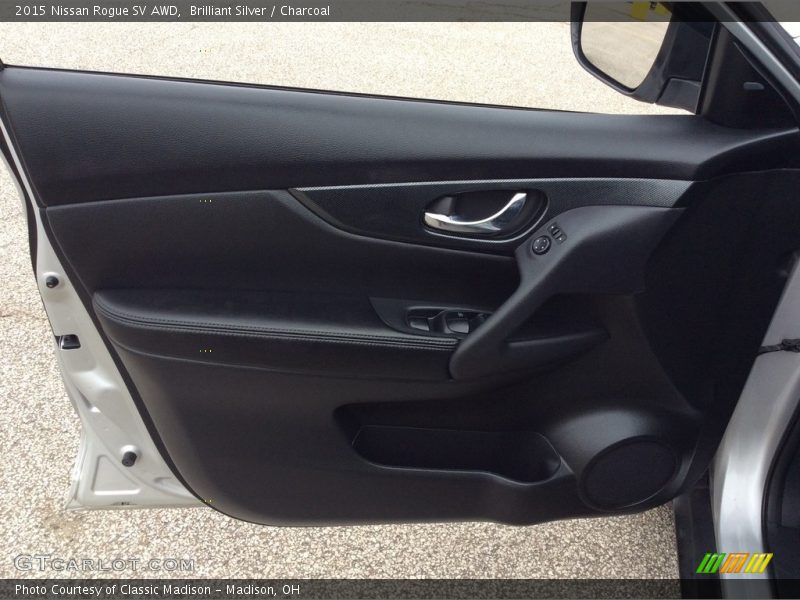Brilliant Silver / Charcoal 2015 Nissan Rogue SV AWD