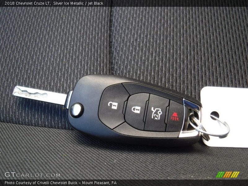 Silver Ice Metallic / Jet Black 2018 Chevrolet Cruze LT