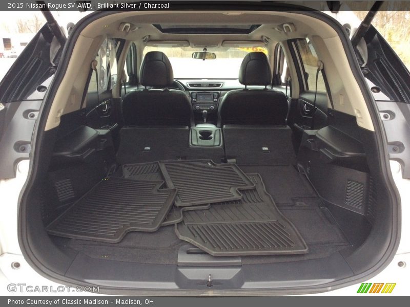 Brilliant Silver / Charcoal 2015 Nissan Rogue SV AWD