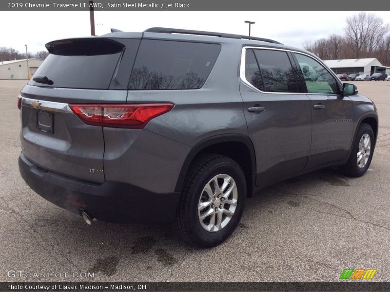 Satin Steel Metallic / Jet Black 2019 Chevrolet Traverse LT AWD