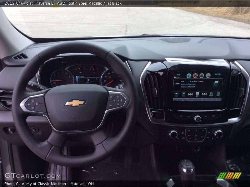 Satin Steel Metallic / Jet Black 2019 Chevrolet Traverse LT AWD