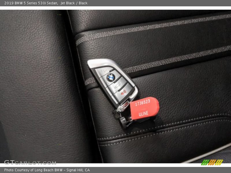 Jet Black / Black 2019 BMW 5 Series 530i Sedan