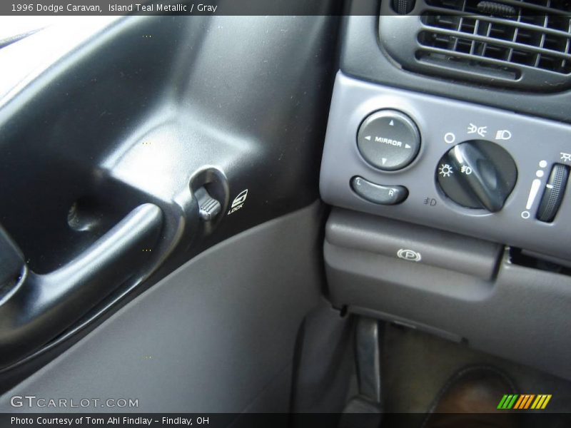 Island Teal Metallic / Gray 1996 Dodge Caravan