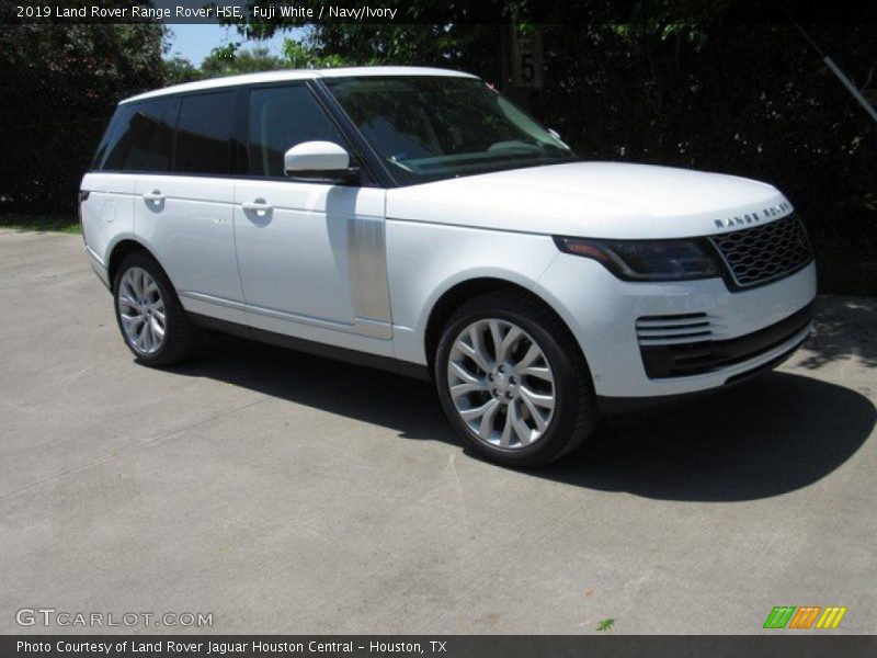 Fuji White / Navy/Ivory 2019 Land Rover Range Rover HSE