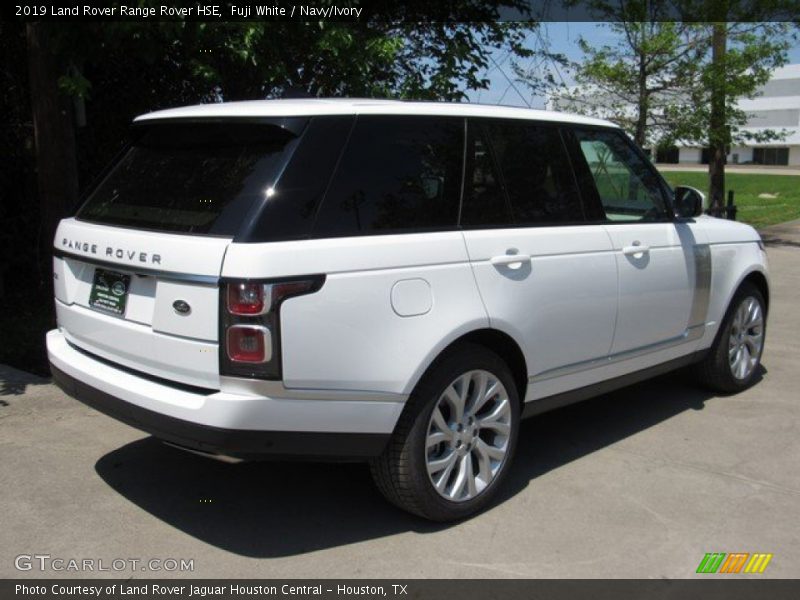 Fuji White / Navy/Ivory 2019 Land Rover Range Rover HSE