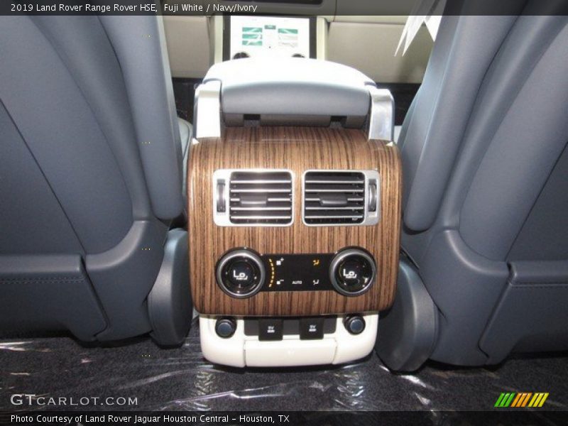 Fuji White / Navy/Ivory 2019 Land Rover Range Rover HSE