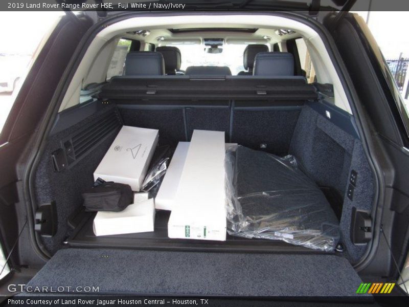  2019 Range Rover HSE Trunk