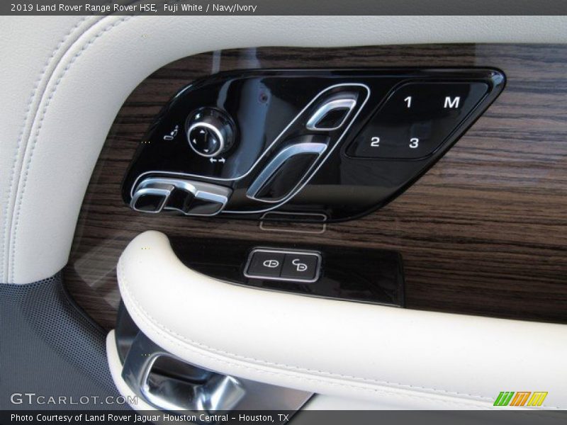 Controls of 2019 Range Rover HSE