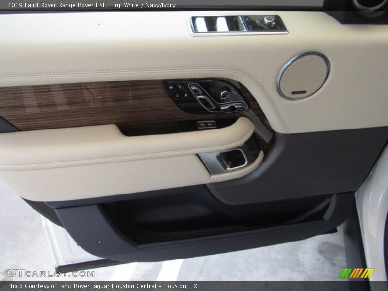 Fuji White / Navy/Ivory 2019 Land Rover Range Rover HSE