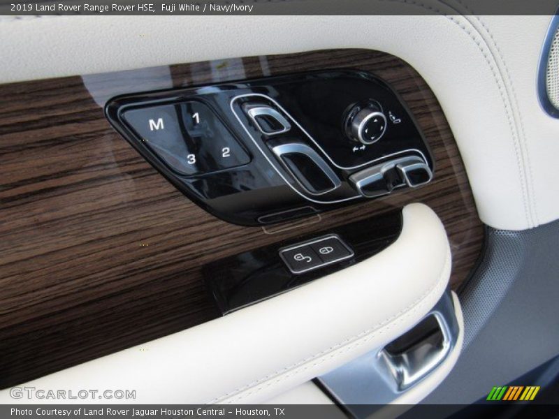Controls of 2019 Range Rover HSE