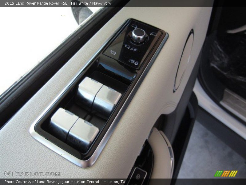 Fuji White / Navy/Ivory 2019 Land Rover Range Rover HSE