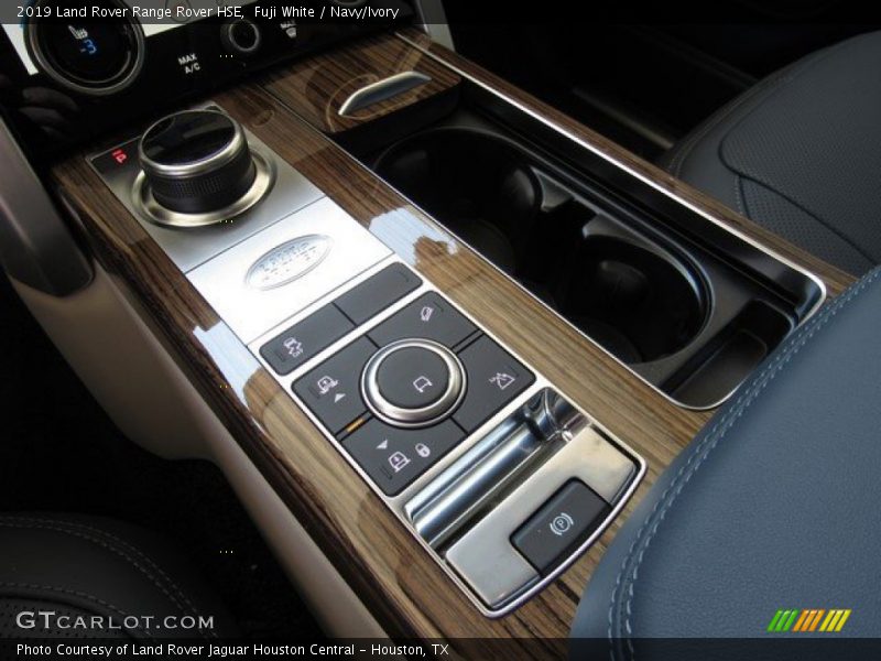 Fuji White / Navy/Ivory 2019 Land Rover Range Rover HSE