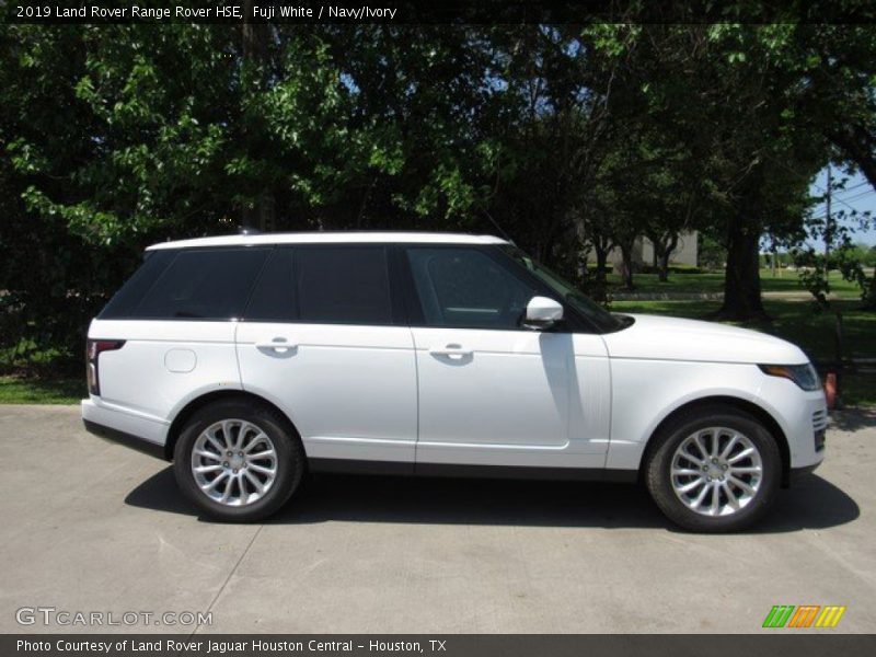 Fuji White / Navy/Ivory 2019 Land Rover Range Rover HSE