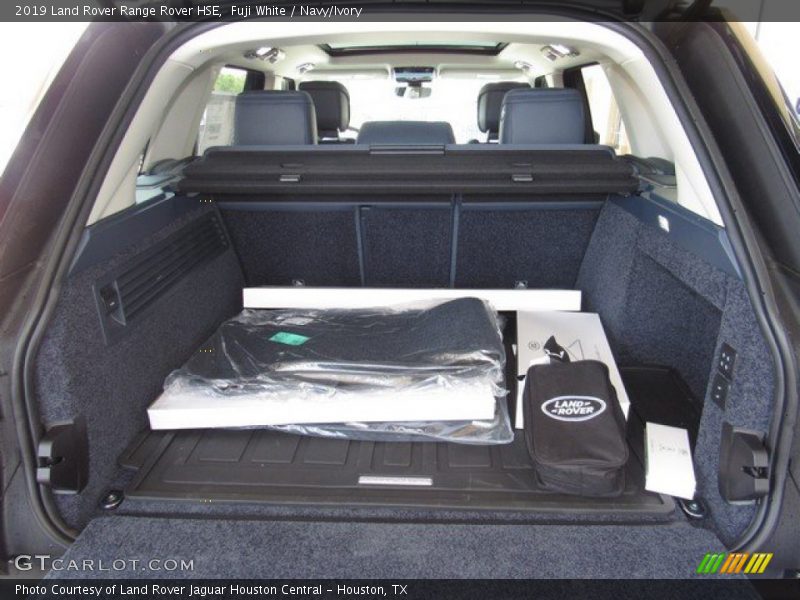  2019 Range Rover HSE Trunk