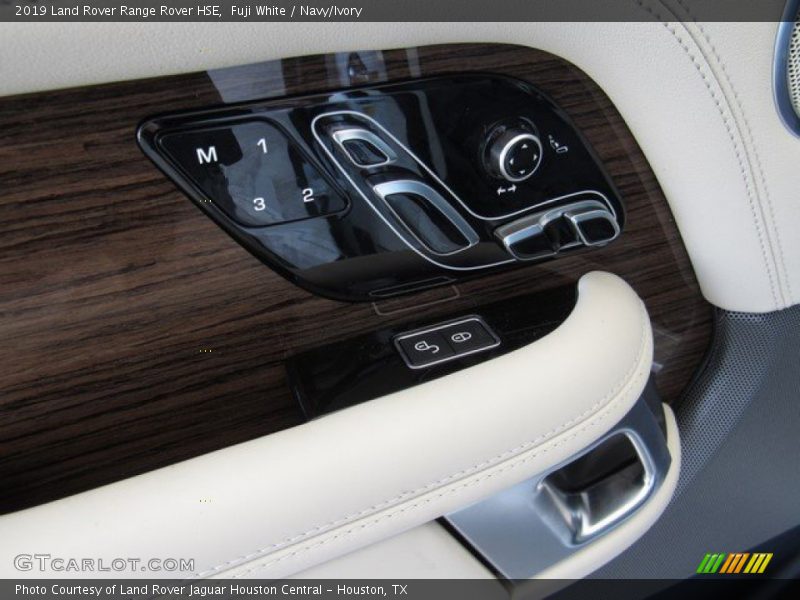 Controls of 2019 Range Rover HSE